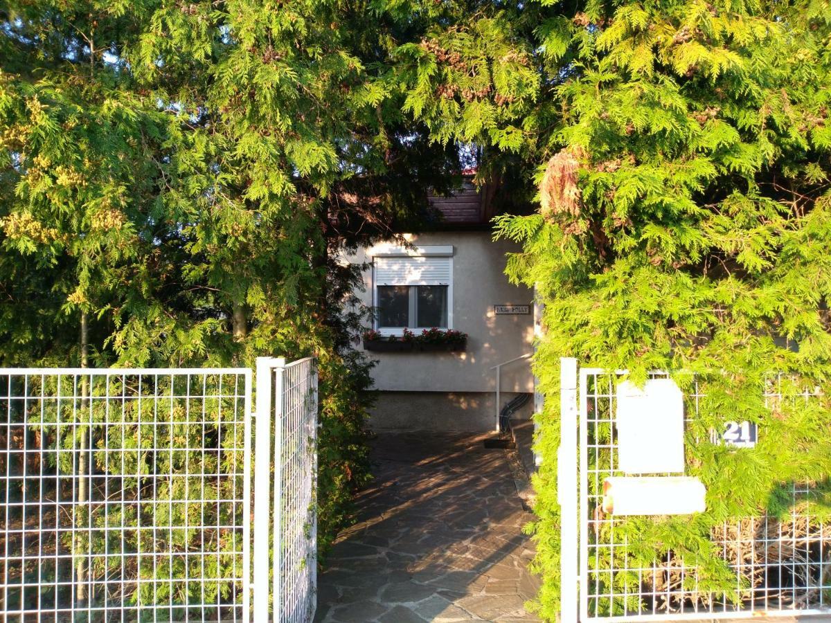 Apartamento Haus Polly Strasshof an der Nordbahn Exterior foto