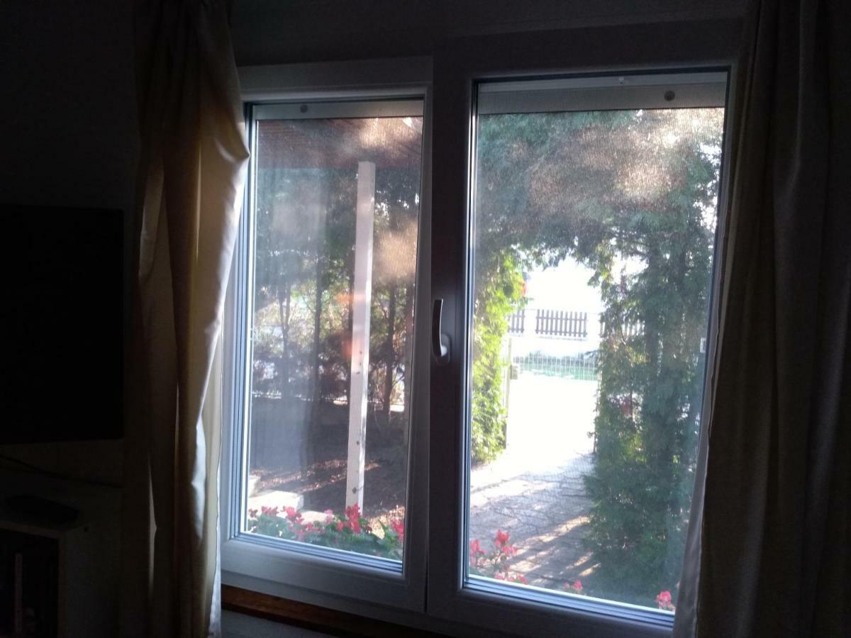 Apartamento Haus Polly Strasshof an der Nordbahn Exterior foto